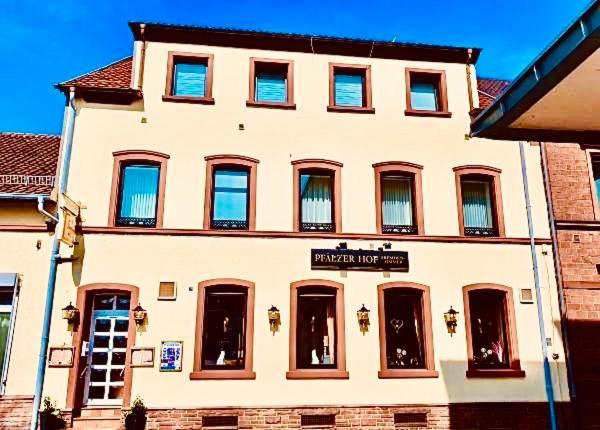 Hotel Pfaelzer Hof Enkenbach-Alsenborn Eksteriør billede