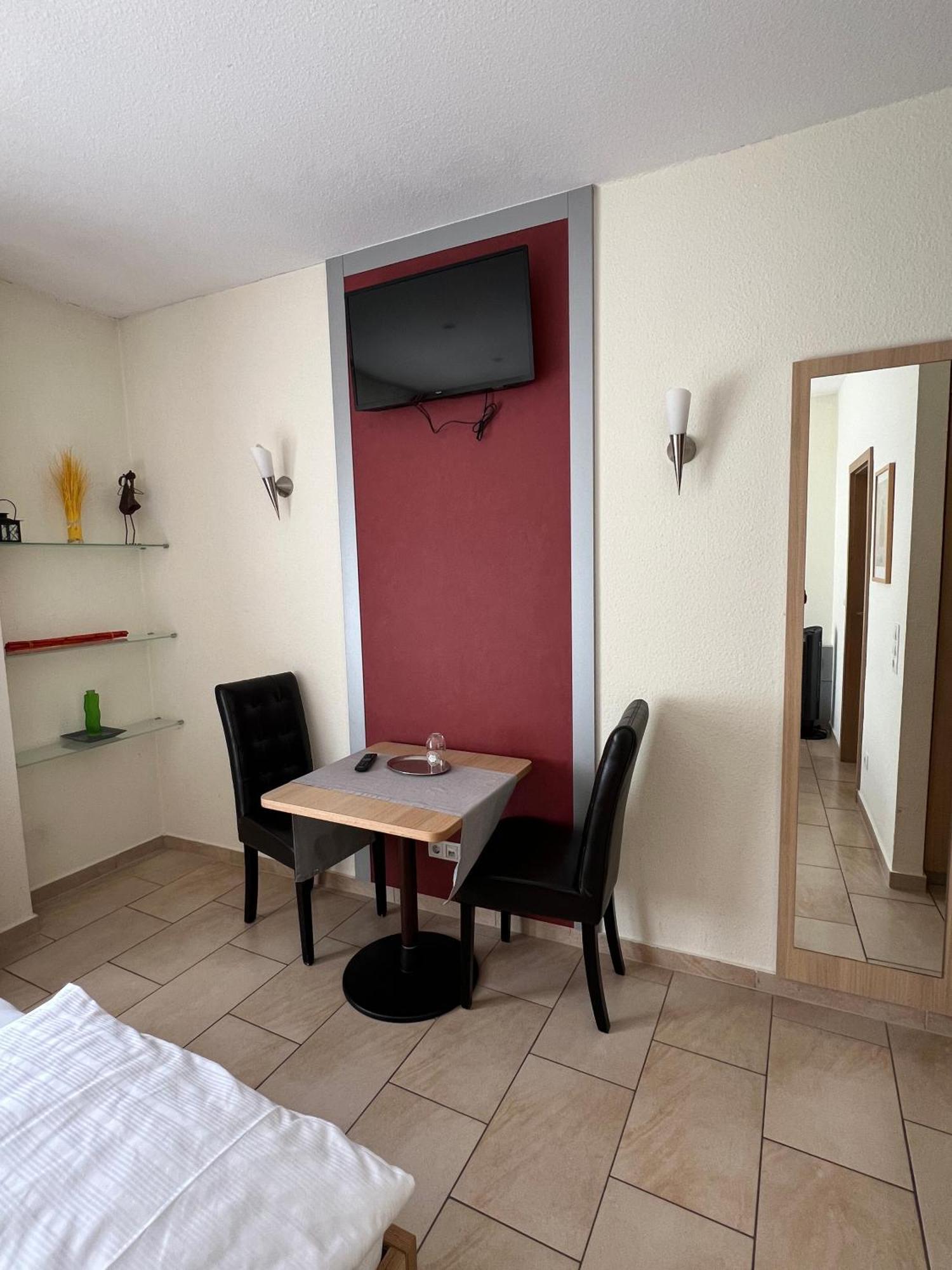 Hotel Pfaelzer Hof Enkenbach-Alsenborn Eksteriør billede