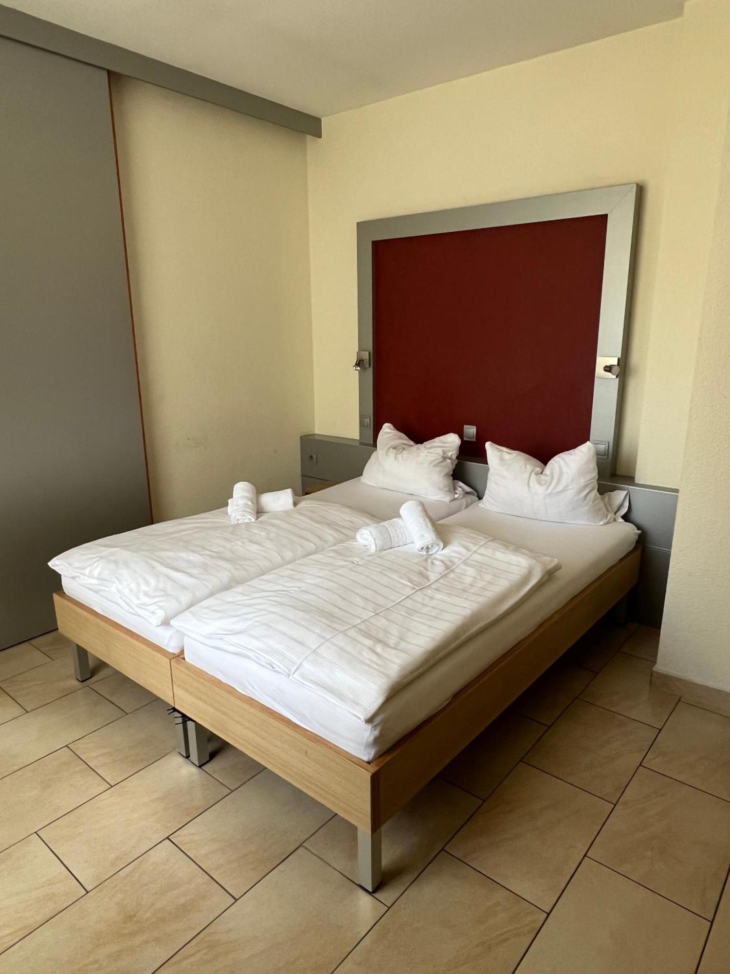 Hotel Pfaelzer Hof Enkenbach-Alsenborn Eksteriør billede