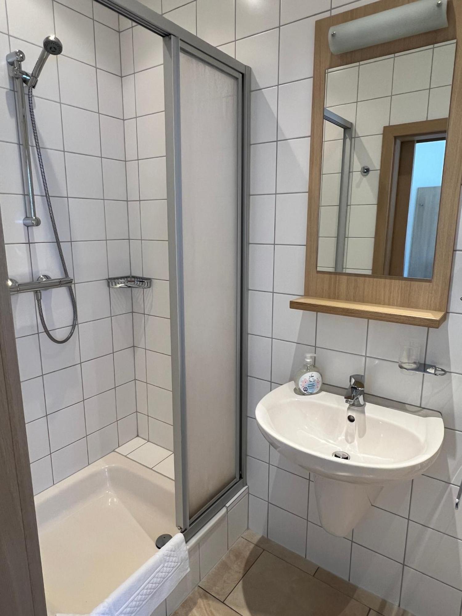 Hotel Pfaelzer Hof Enkenbach-Alsenborn Eksteriør billede