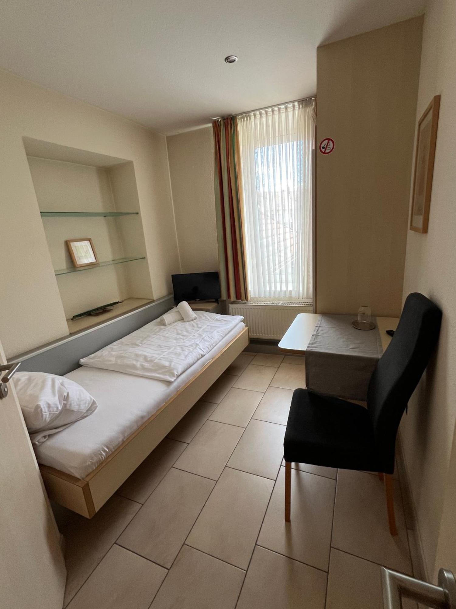 Hotel Pfaelzer Hof Enkenbach-Alsenborn Eksteriør billede