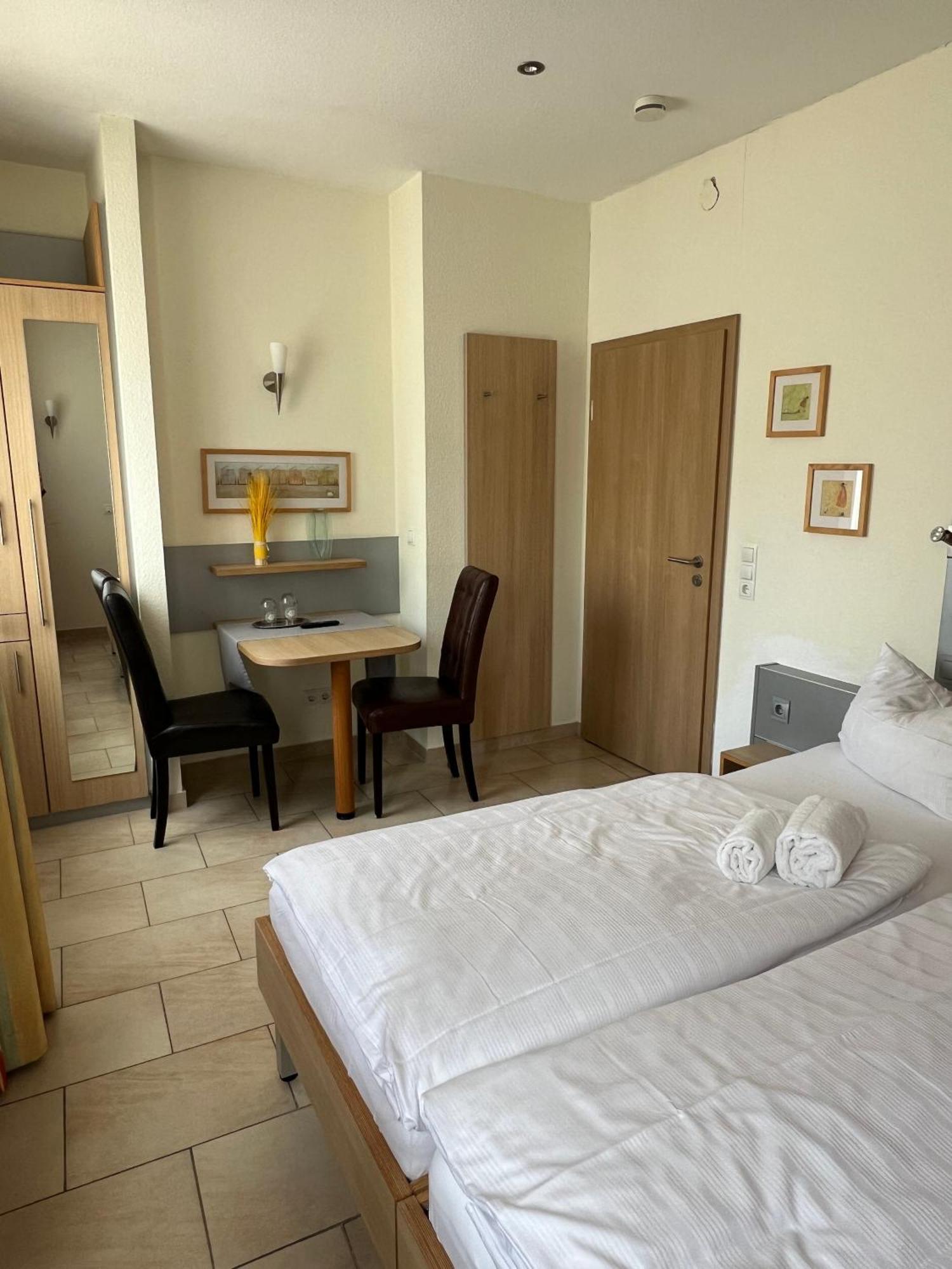 Hotel Pfaelzer Hof Enkenbach-Alsenborn Eksteriør billede